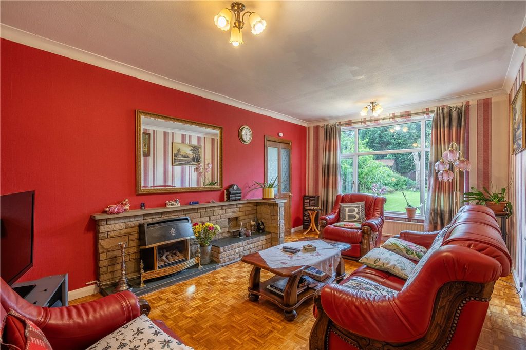 Property photo 3 of 37 Picture No. 28