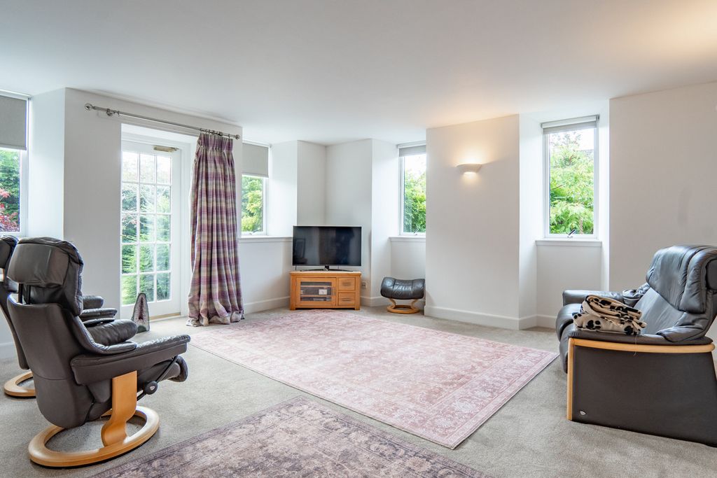 Property photo 2 of 50
