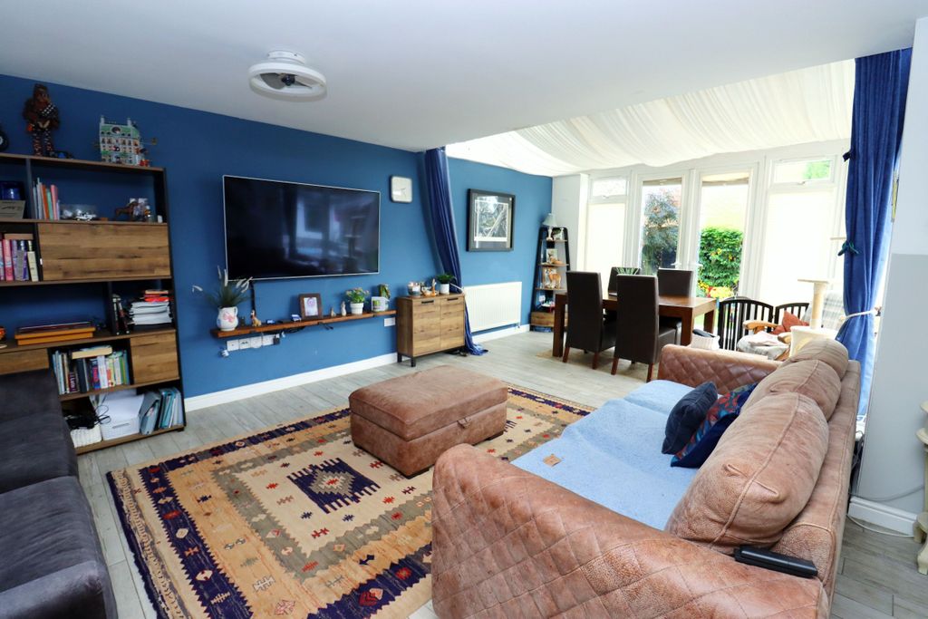 Property photo 2 of 22