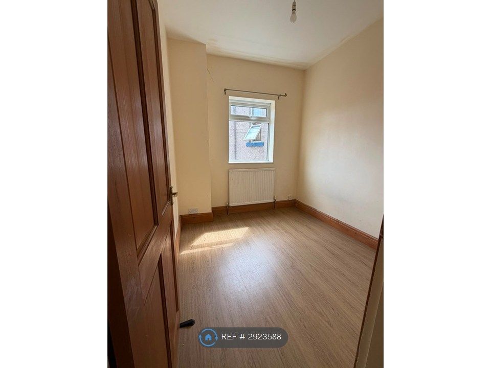 Property photo 2 of 10 Bedroom 2