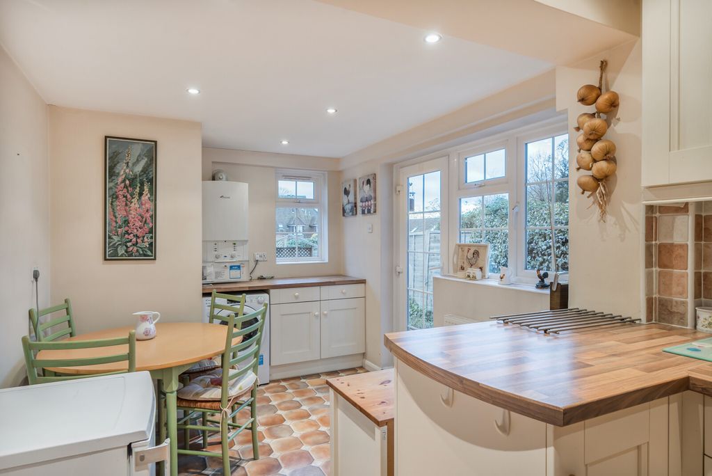 Property photo 2 of 22 1385060-9-6926Dfd...