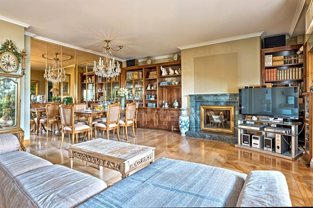 Property photo 1 of 32