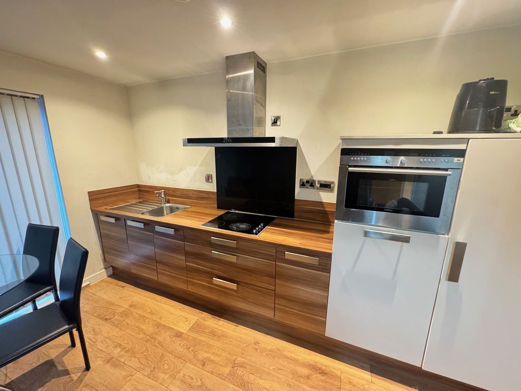 Property photo 1 of 6 4