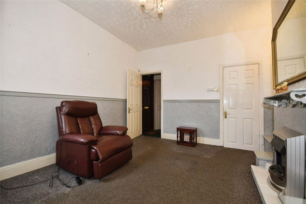 Property photo 3 of 17 Picture No. 23