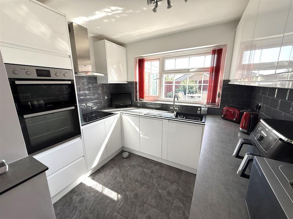 Property photo 3 of 17 Dovedale 11.Jpg