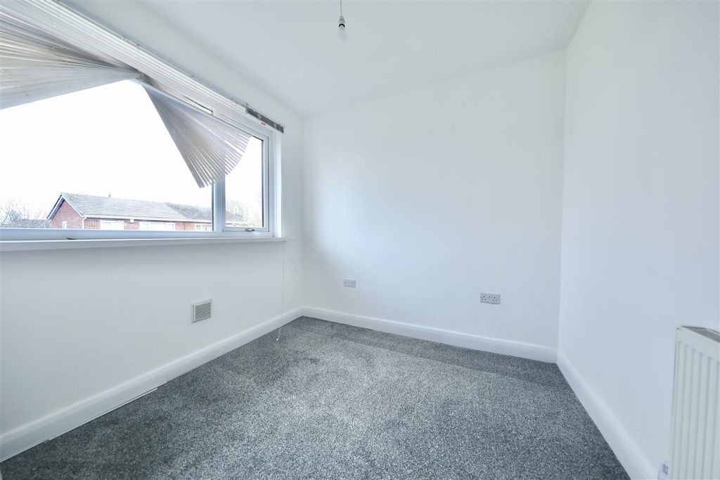 Property photo 3 of 7 0A4A9877.Jpg