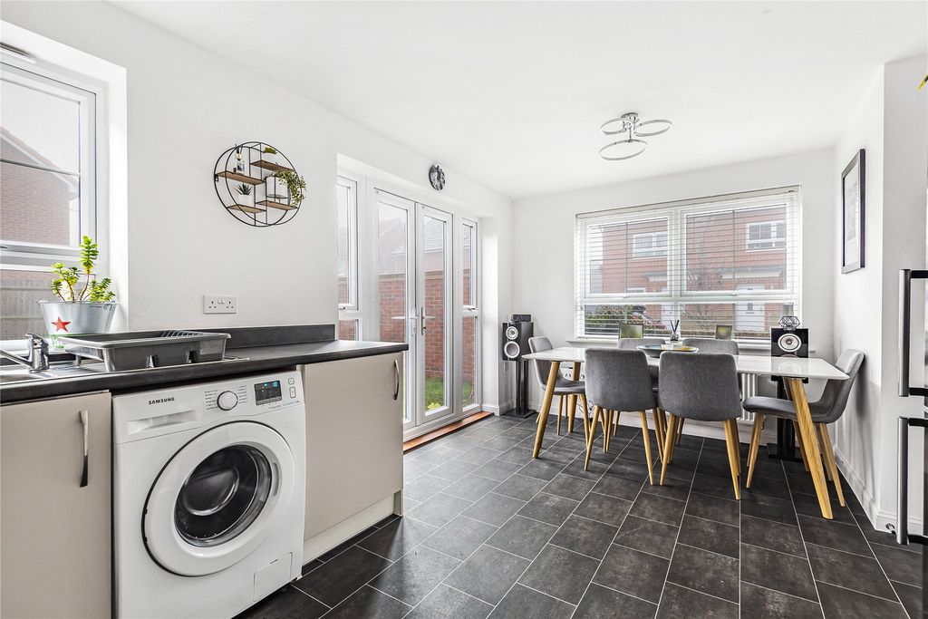 Property photo 3 of 21 Picture No. 15