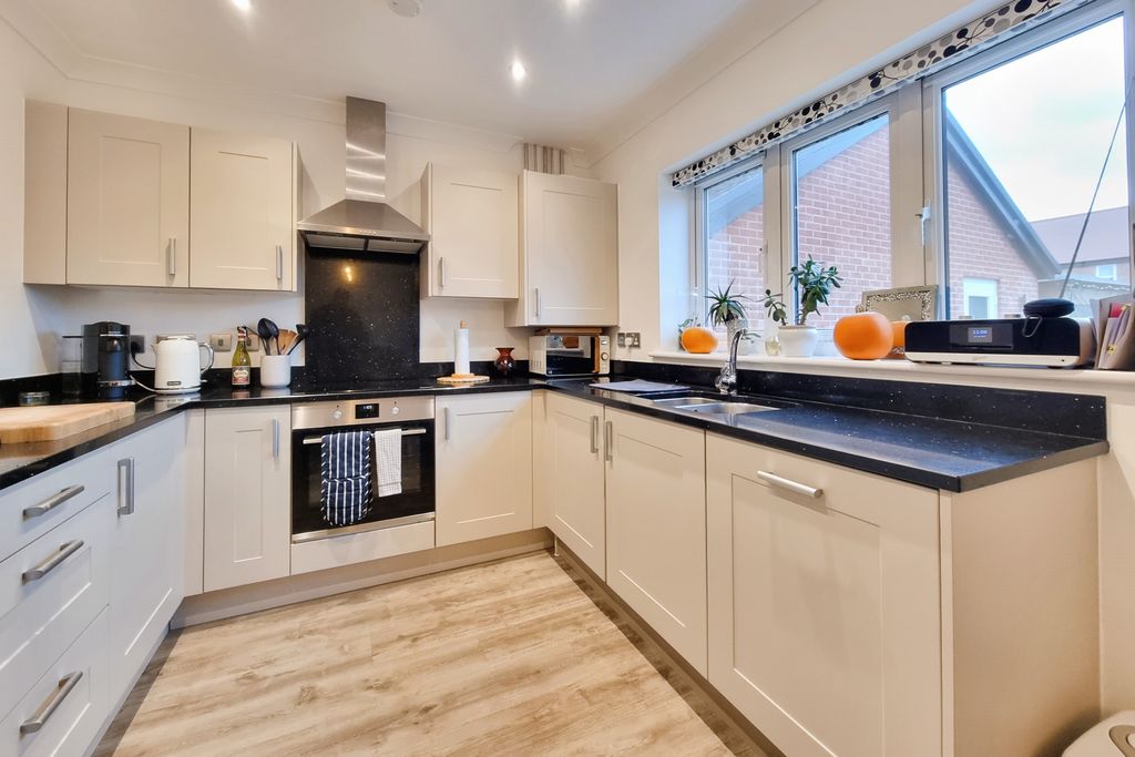 Property photo 2 of 22 20251023_110806