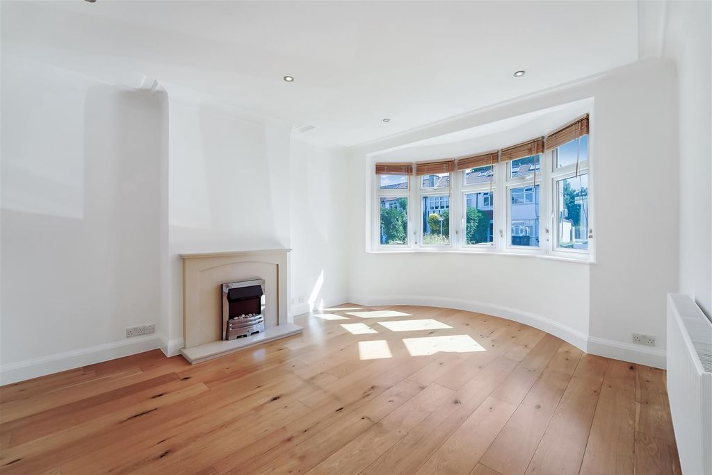 Property photo 2 of 12 Grasmere Avenue (2).Jpg