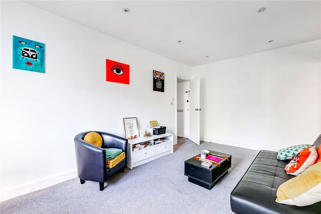 Property photo 2 of 6