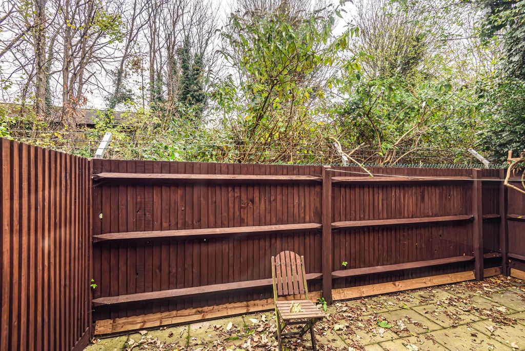 Property photo 3 of 14 Garden