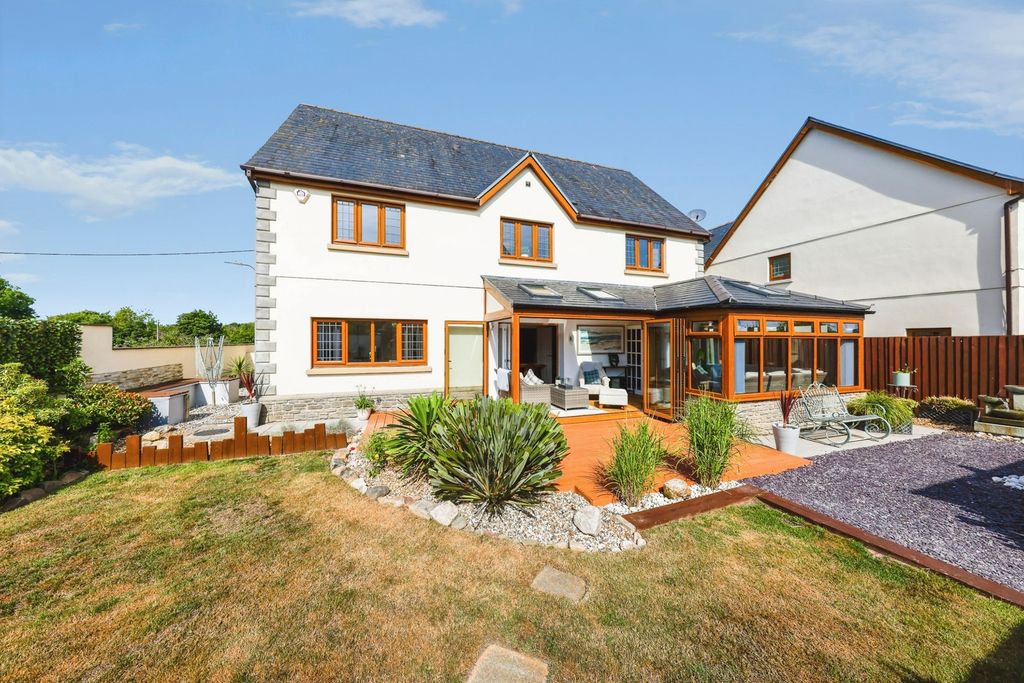 Property photo 2 of 28 Pbox-Img.Jpg