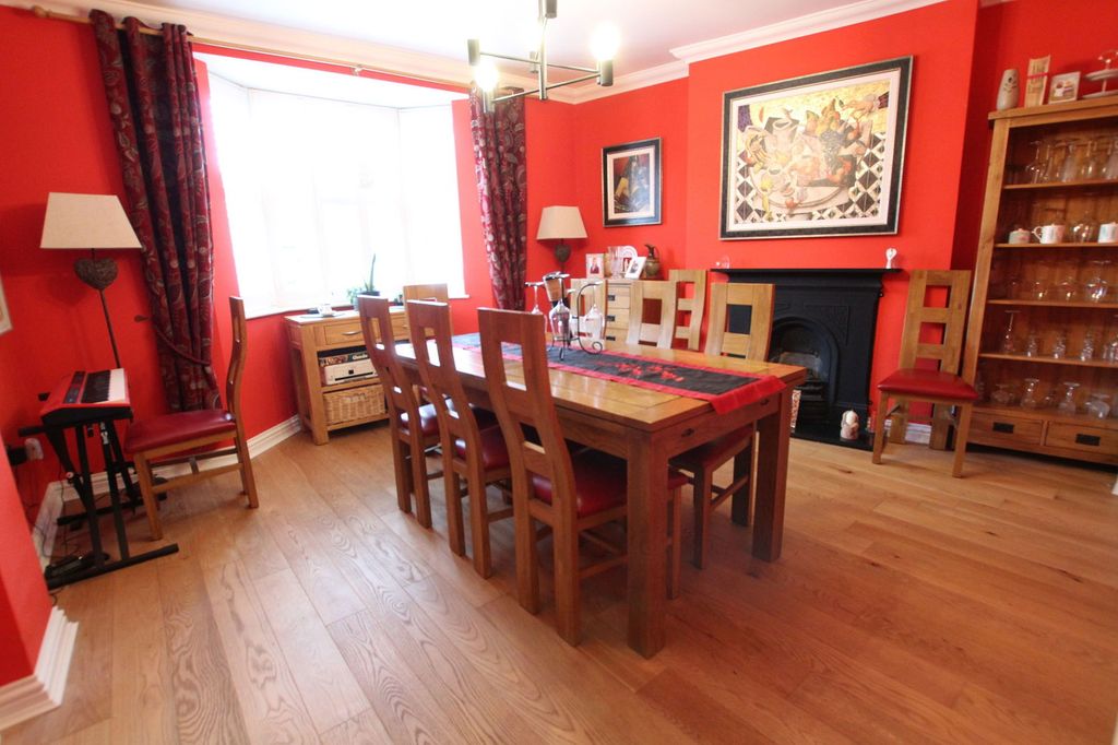 Property photo 3 of 37