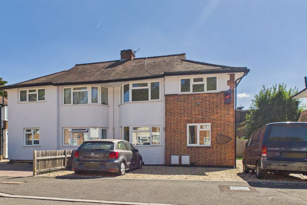 Property photo 1 of 11 External