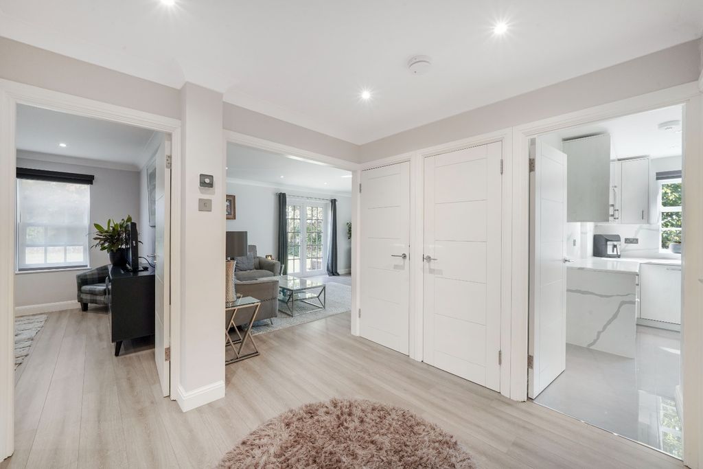 Property photo 3 of 21 5415483
