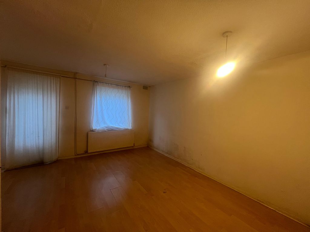 Property photo 3 of 11 Gallery