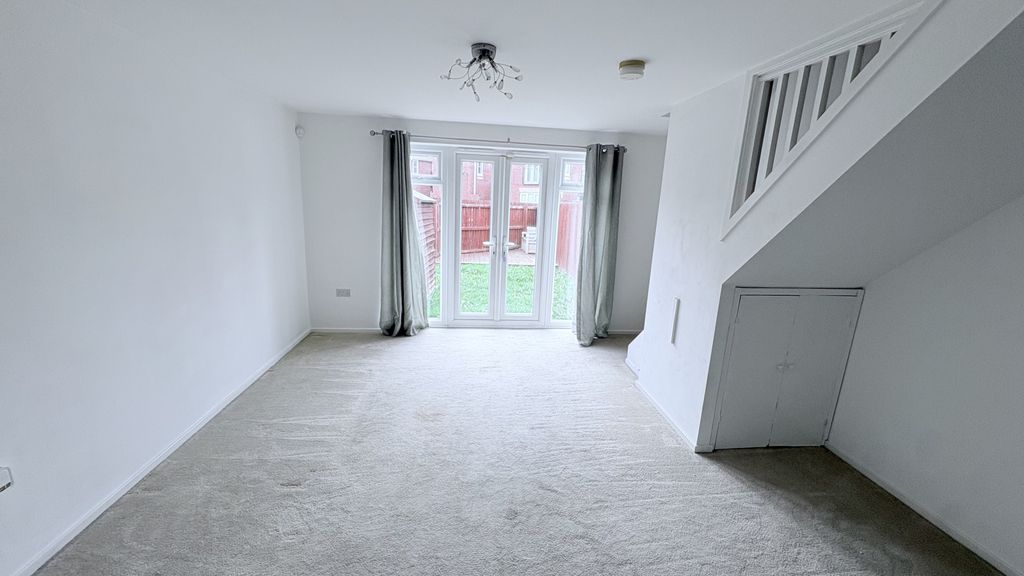 Property photo 3 of 9 Img 6352