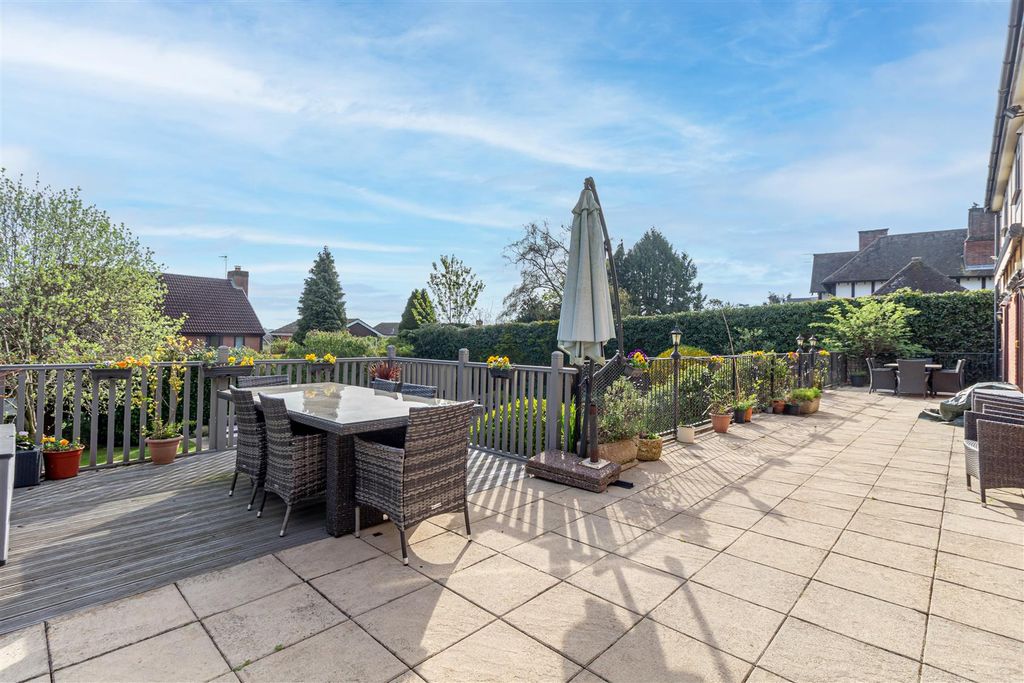 Property photo 3 of 48 Garden-9.Jpg