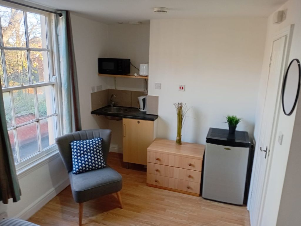 Property photo 2 of 4 Bedroom