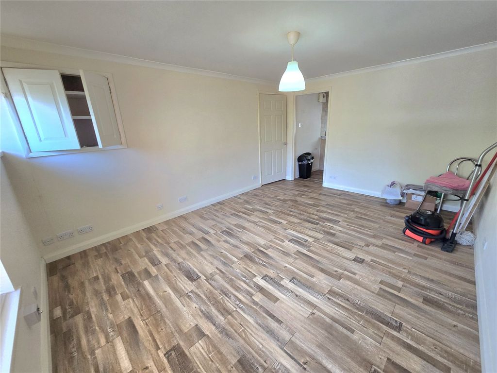 Property photo 3 of 9 Picture No. 13