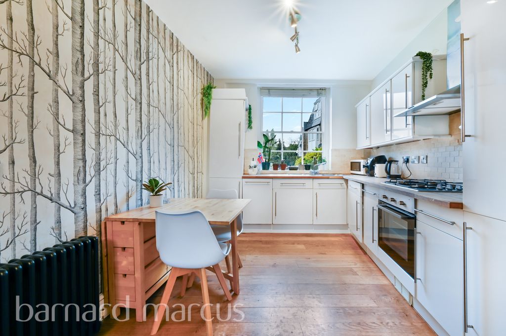 Property photo 1 of 7 Kitchen
