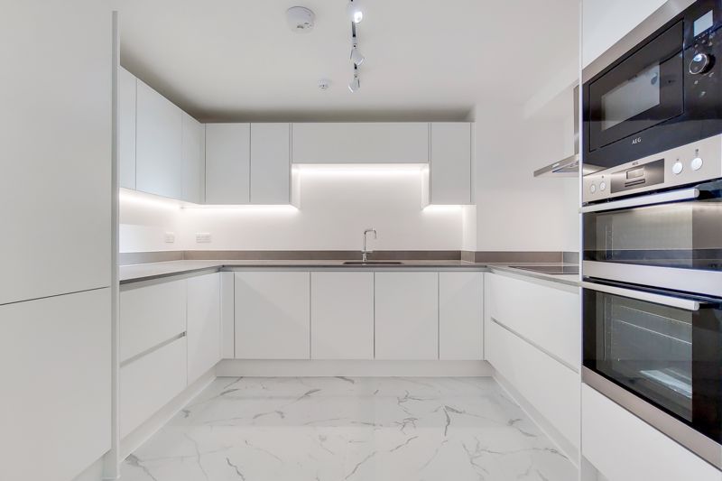 Property photo 1 of 13 Photo 6