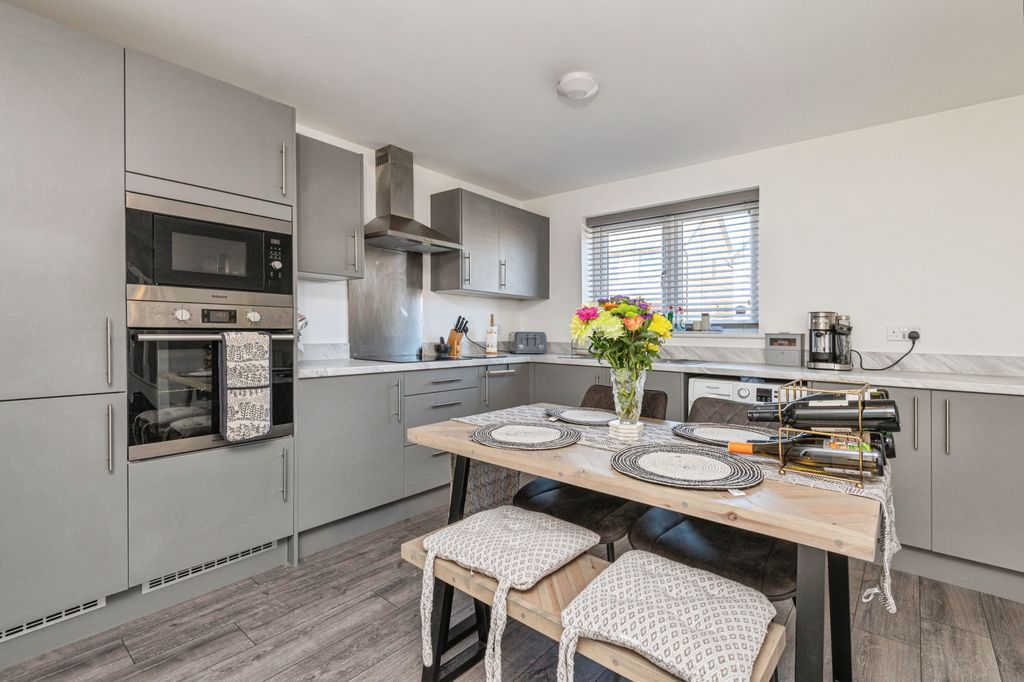 Property photo 2 of 15 Kitchen/Dining Room