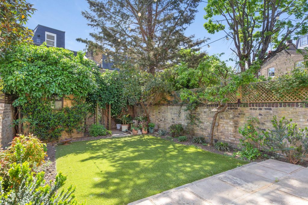 Property photo 2 of 13 Image