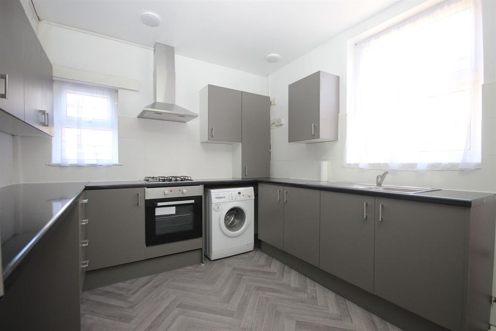 Property photo 3 of 23 Kitchen Diner