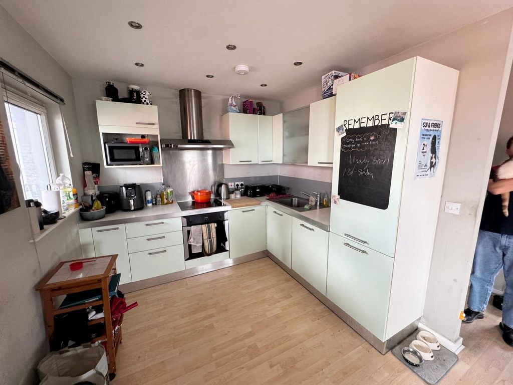 Property photo 3 of 12