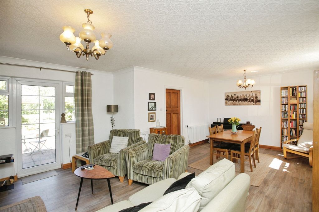 Property photo 2 of 37