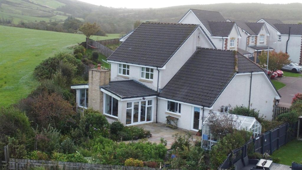 Property photo 2 of 31