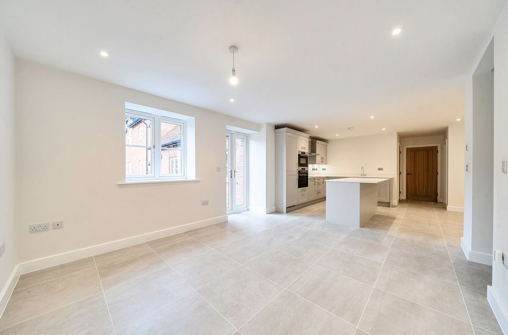 Property photo 3 of 10 1467425-18-6A2700...
