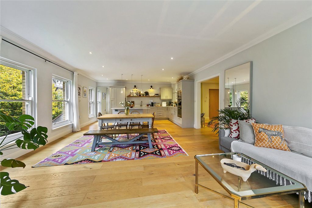 Property photo 2 of 21 Picture No. 10