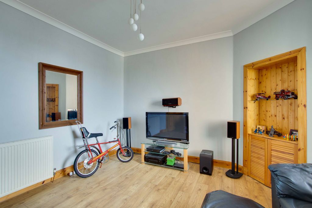 Property photo 3 of 24