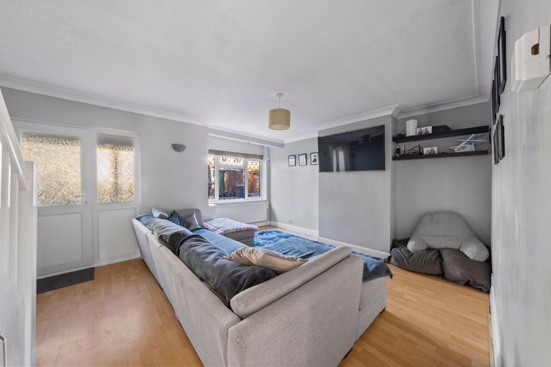 Property photo 3 of 17 Photo 6