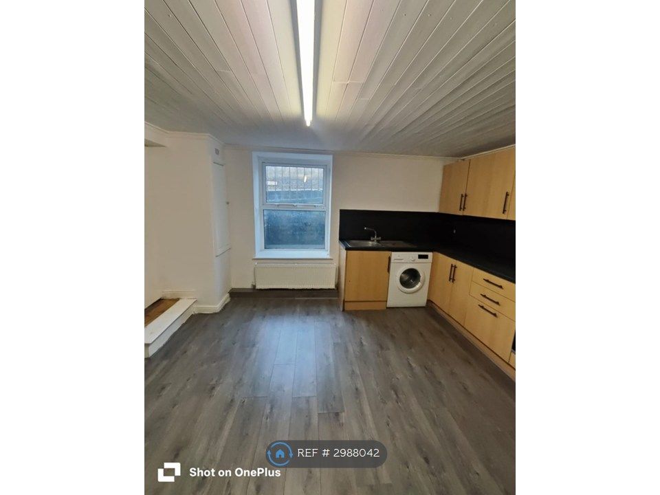 Property photo 3 of 35