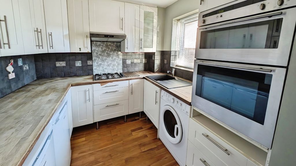 Property photo 2 of 15 Pbox-Img.Jpg