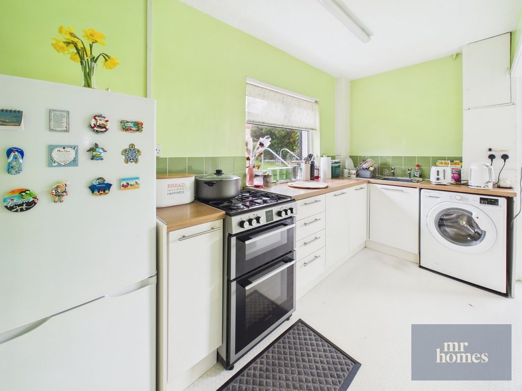 Property photo 3 of 33