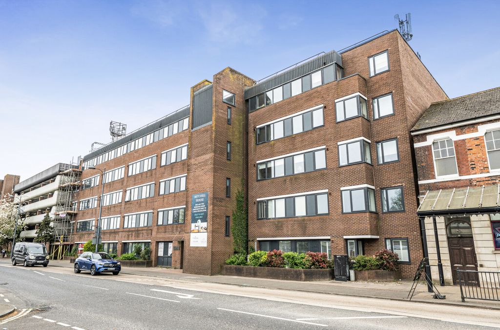 Property photo 1 of 20 1439779-7-69De610...