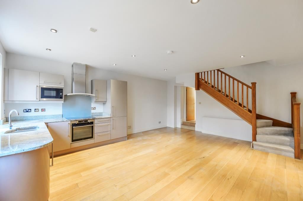 Property photo 2 of 11 Kitchen