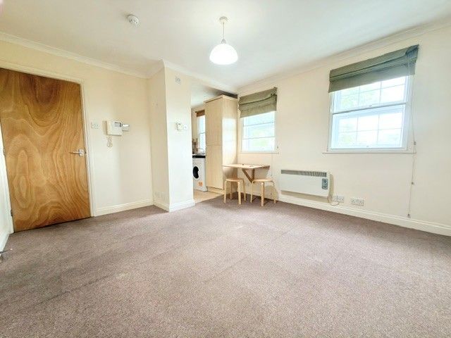 Property photo 2 of 4 Living Room