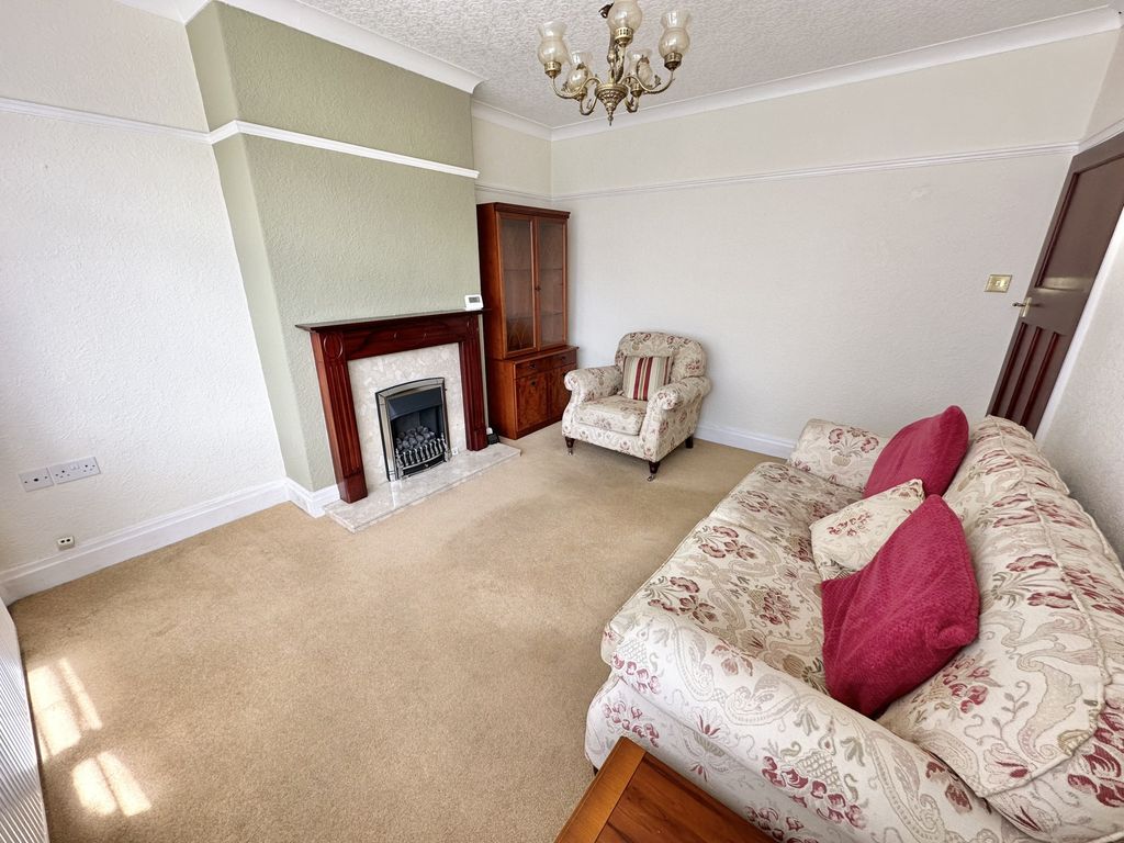 Property photo 3 of 25