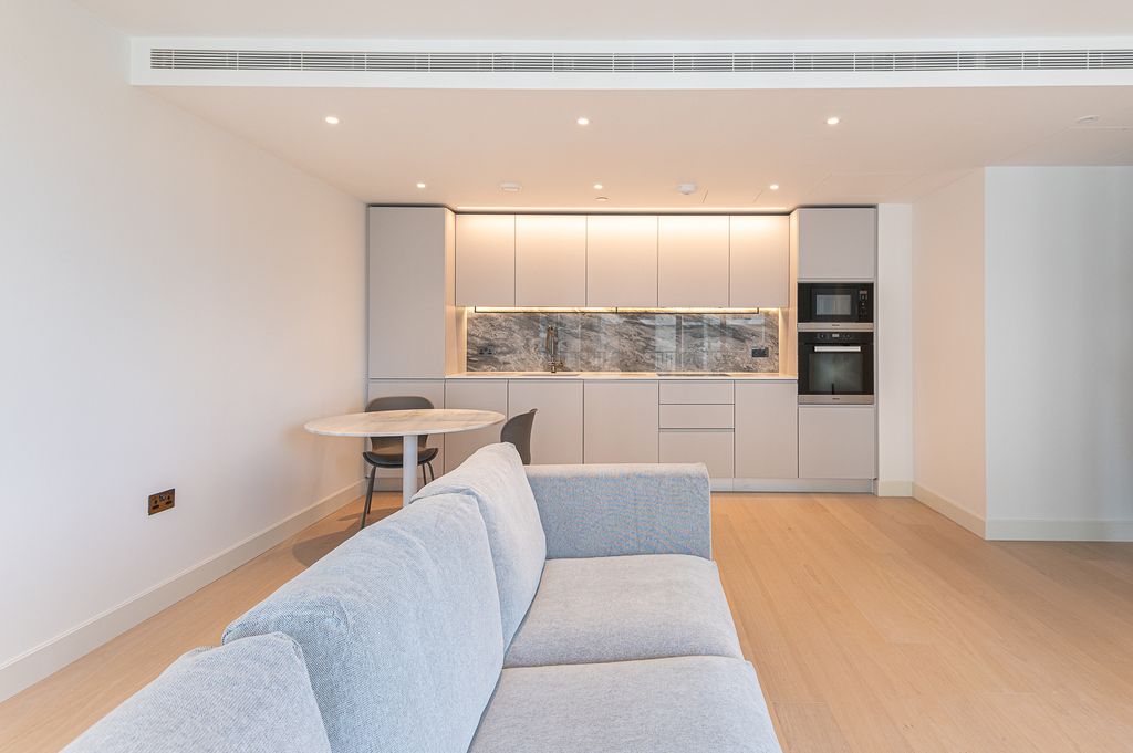 Property photo 2 of 31