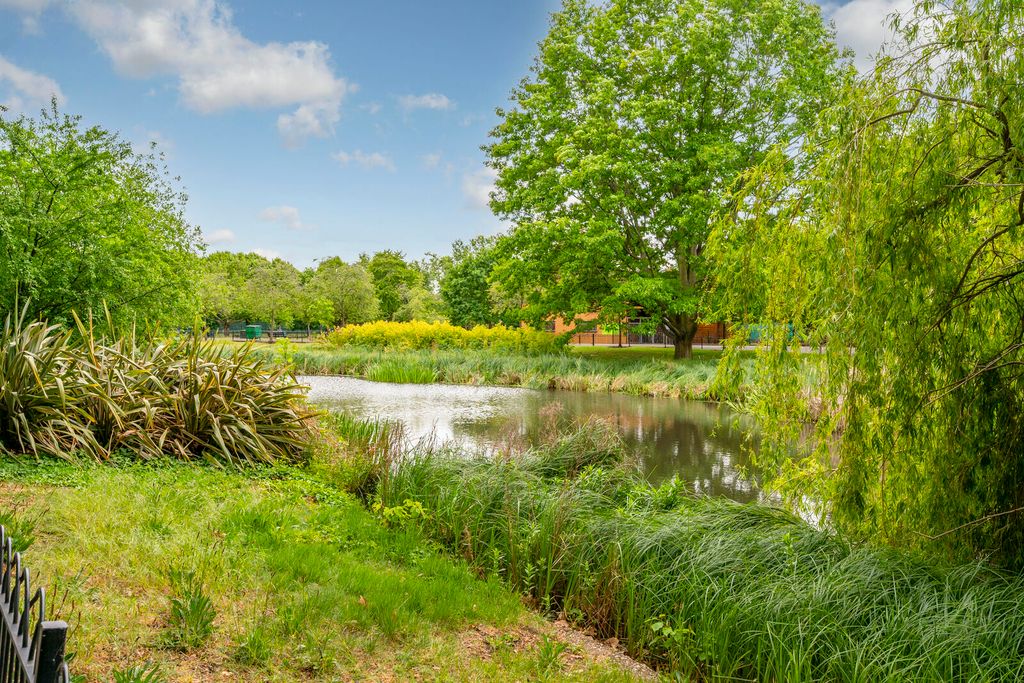 Property photo 3 of 6