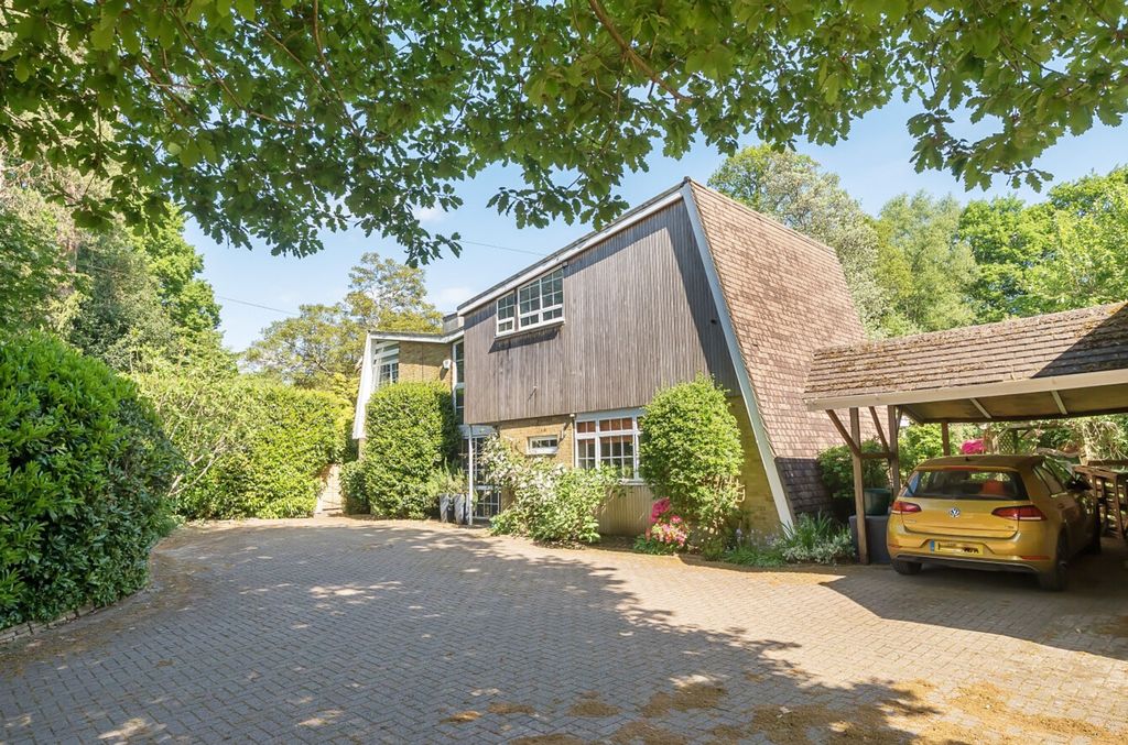 Property photo 3 of 32