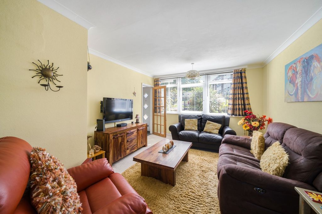 Property photo 2 of 19