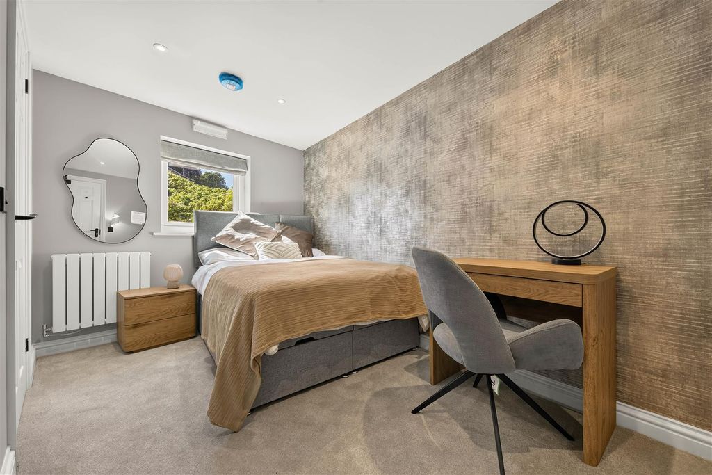 Property photo 2 of 12 ba-25.Jpg