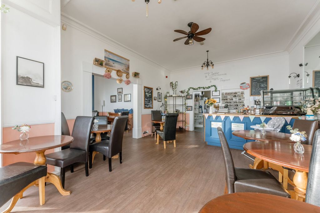 Property photo 3 of 25