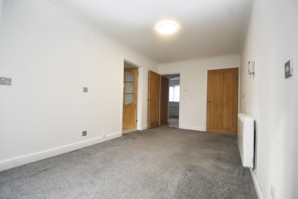 Property photo 2 of 6 Photo 4